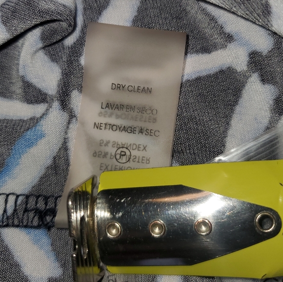 Calvin Klein Black and Blue Geometric Patterned Sleeveless Top 2X EUC - Picture 10 of 12